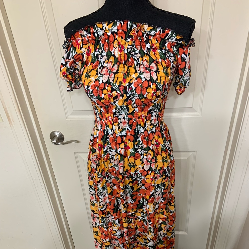 Floral maxi dress size s